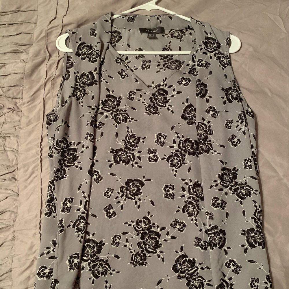 Sleeveless blouse